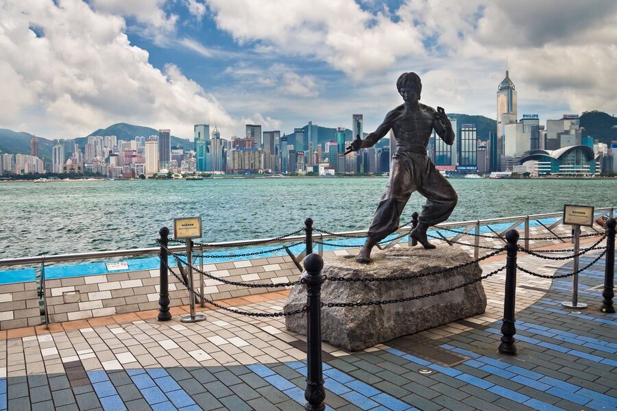 Avenida de las Estrellas, estatua de Bruce Lee