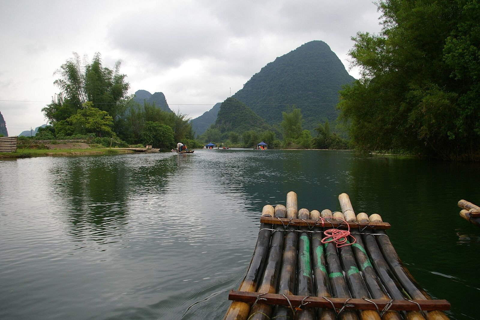 Balsas de bambú en el río Yulong, Yangshuo